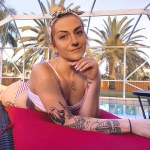 Meet your Posher, Olivia